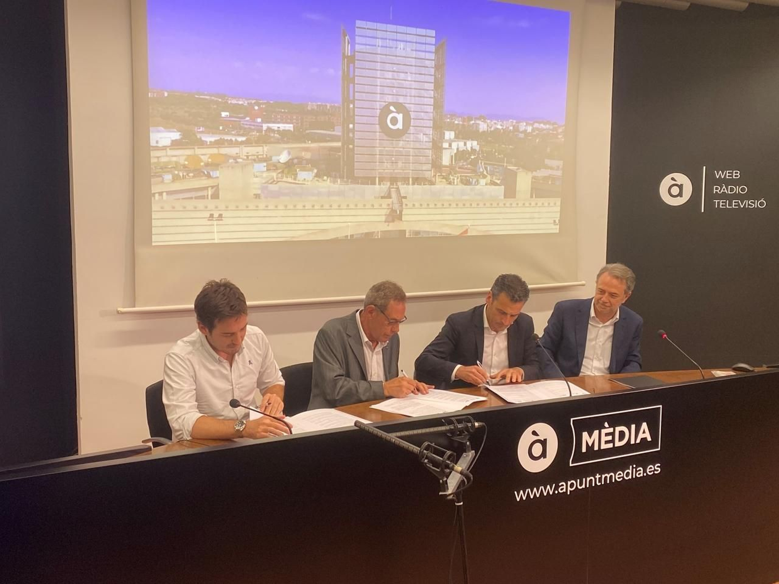 L’objectiu del conveni és oferir una programació més pròxima a les ciutadanes i ciutadans de la Comunitat Valenciana