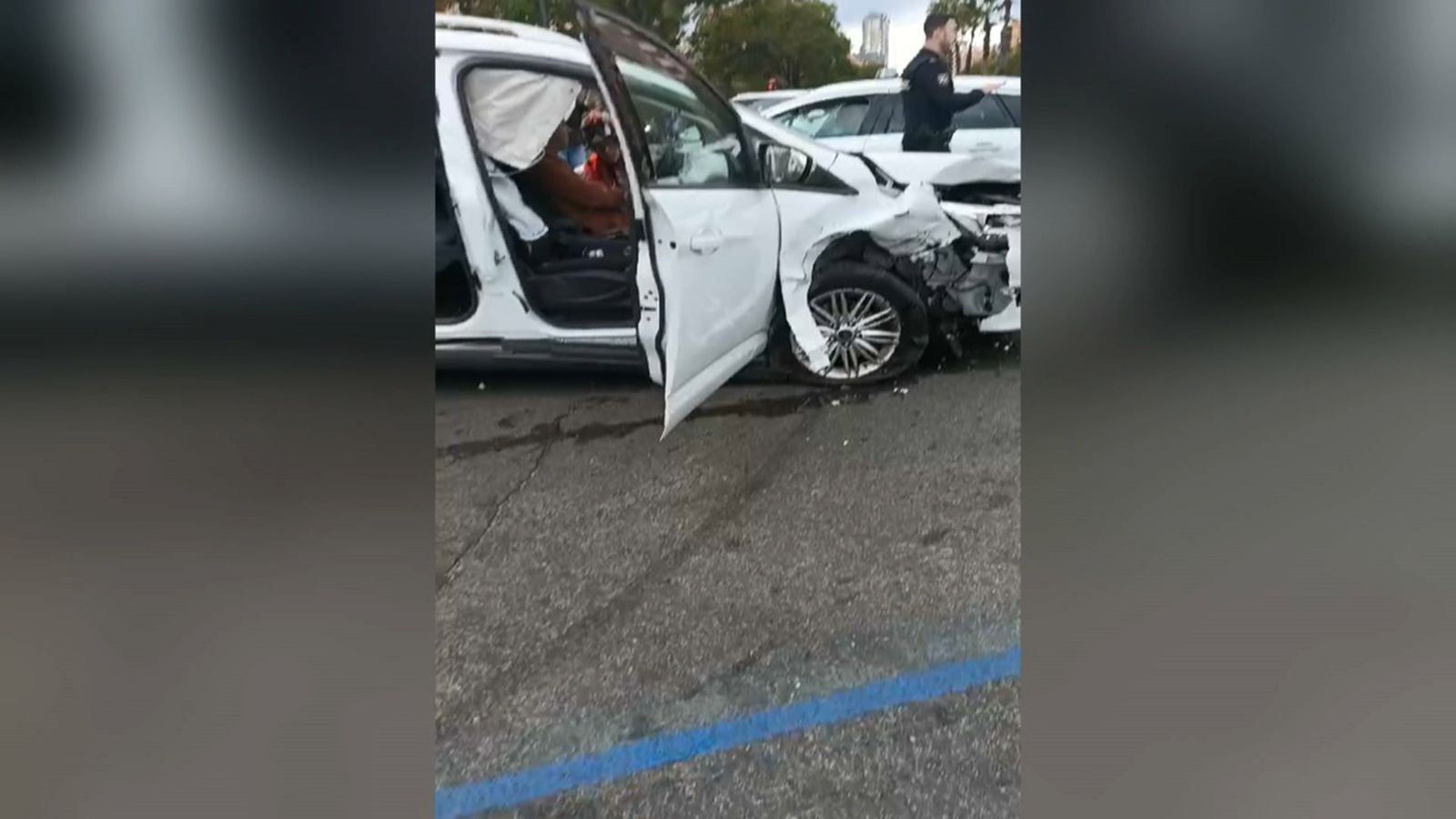 Imatge d'un dels vehicles després de l'accident a l'avinguda del Port