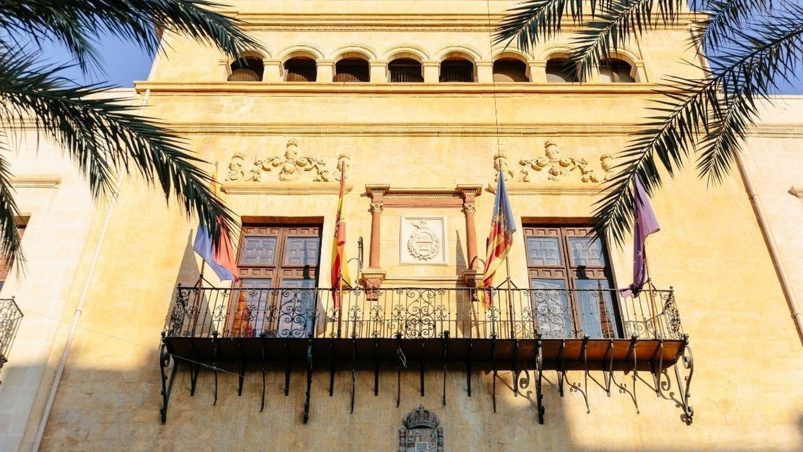 Façana de l'Ajuntament d'Elx