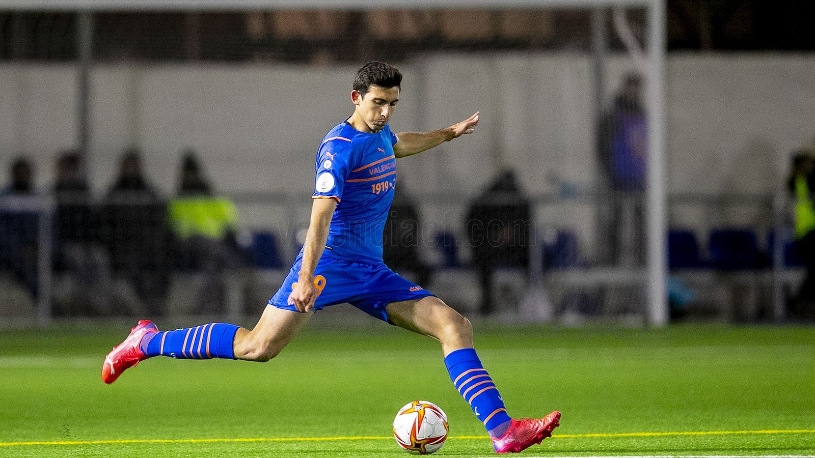 El debutant Tárrega, en una acció del partit