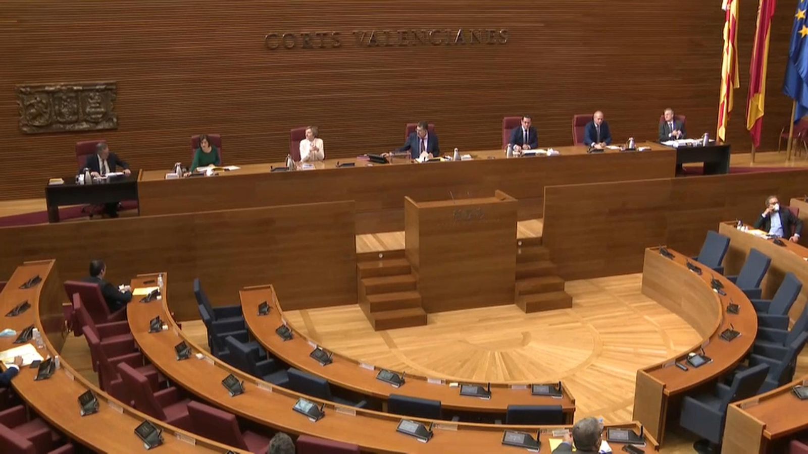 Les Corts durant la constitució de la comissió per a la reconstrucció social, econòmica i sanitària de la Comunitat Valenciana, el passat divendres.