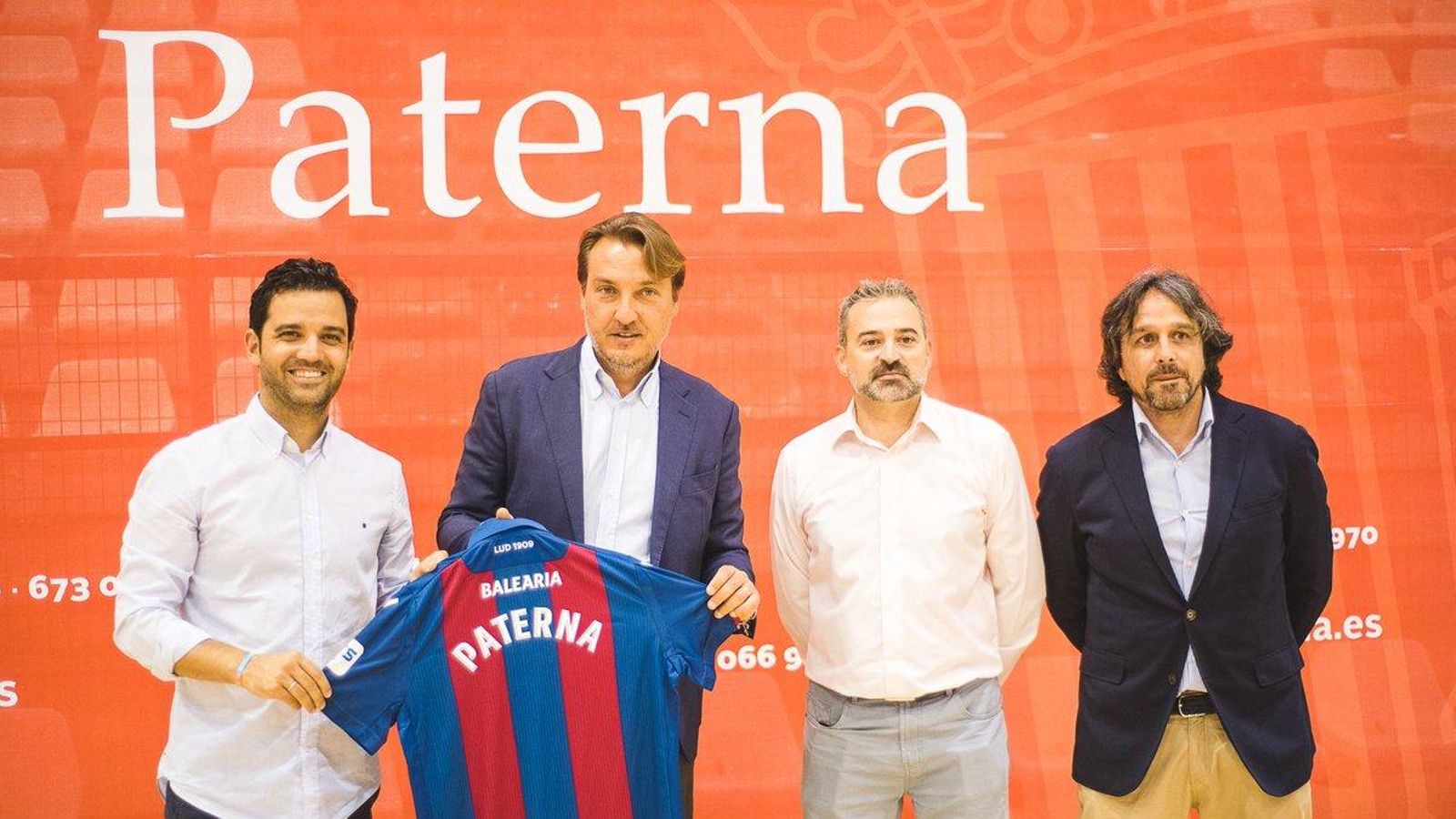 El president del Llevant, Quico Catalán, ha visitat les instal·lacions de Paterna