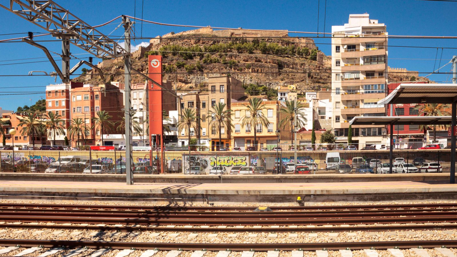 Estació de Sagunt, una de les que travessa la línia C6 de rodalia, que uneix València amb Castelló
