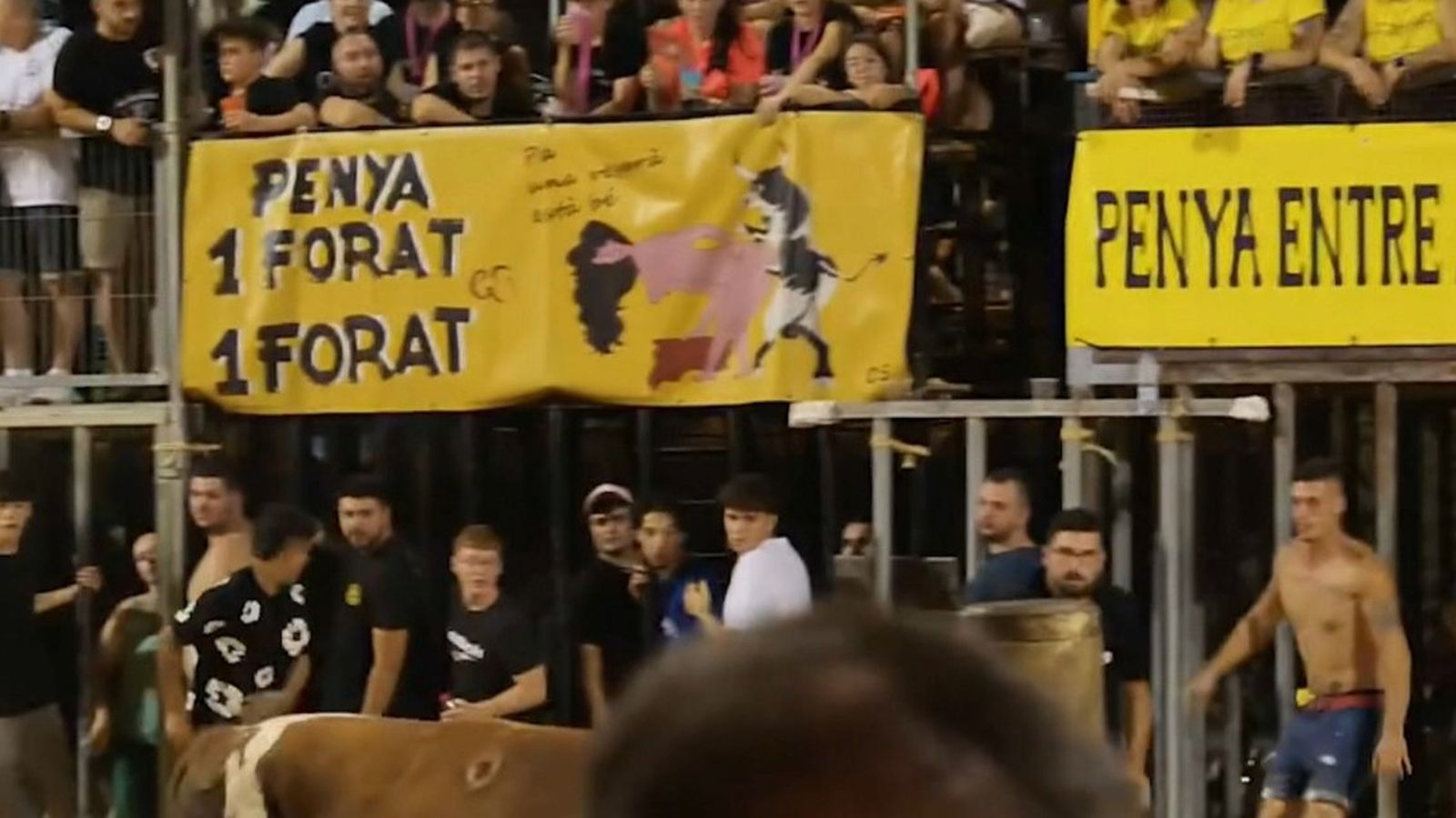 Imatge exhibida per la penya Un forat És un Forat durant les Festes Patronals de Sagunt