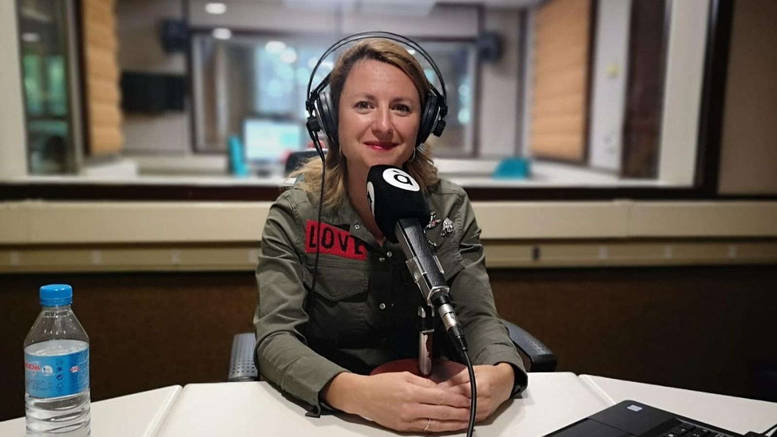 Begoña Carrasco en la redacció de Castelló de 'Les notícies del matí'