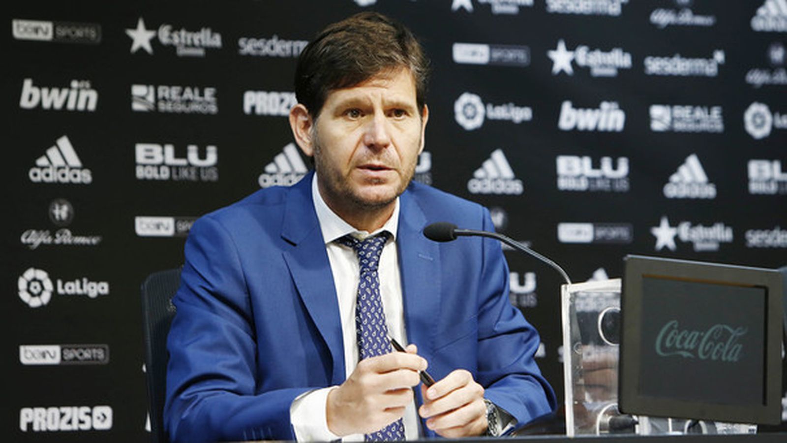 El director general del club, Mateu Alemany, en la roda de premsa on ha repassat l'actualitat dels de Mestalla