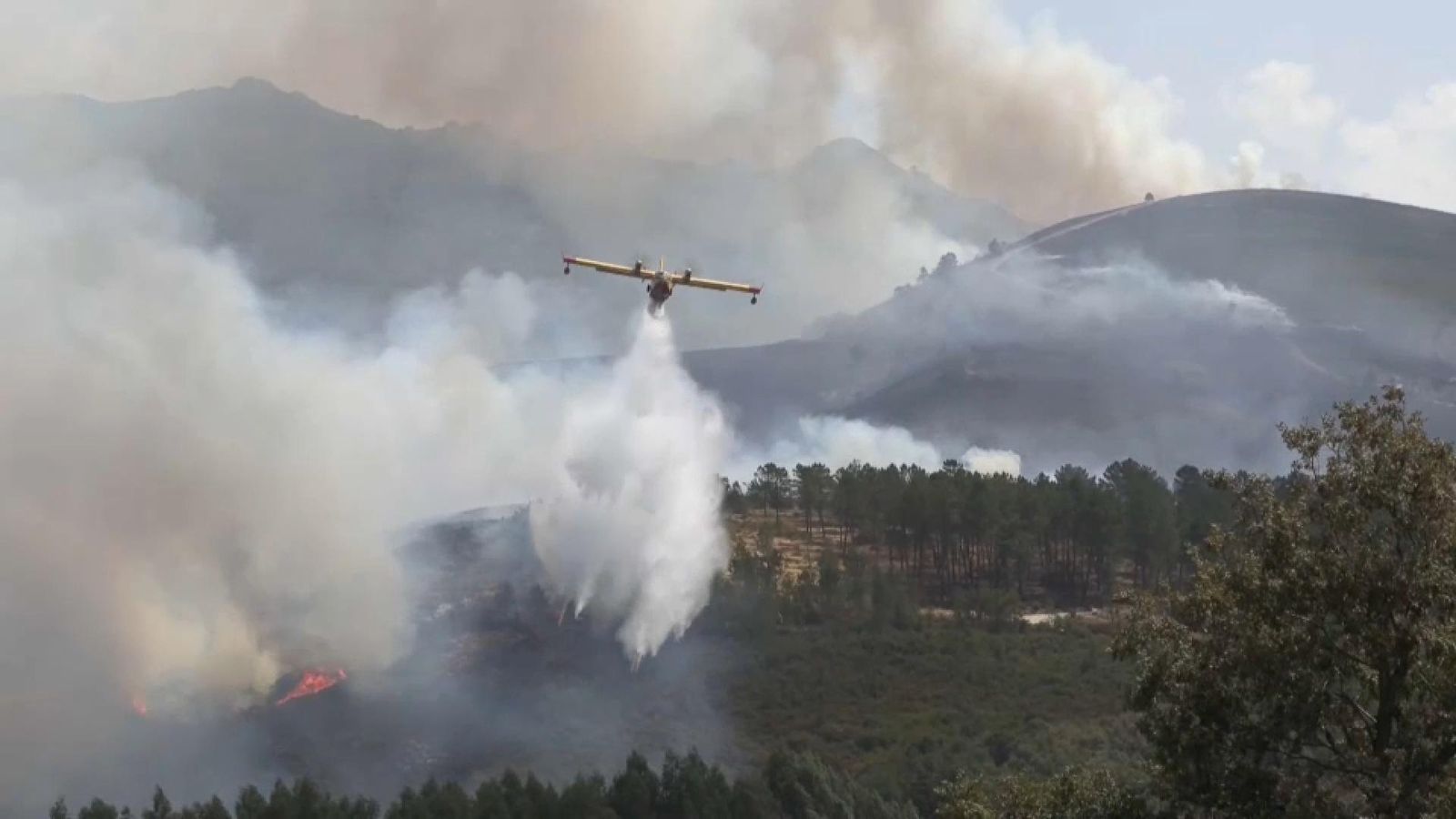 L'onada de focs continua cremant el nord-oest d'Espanya