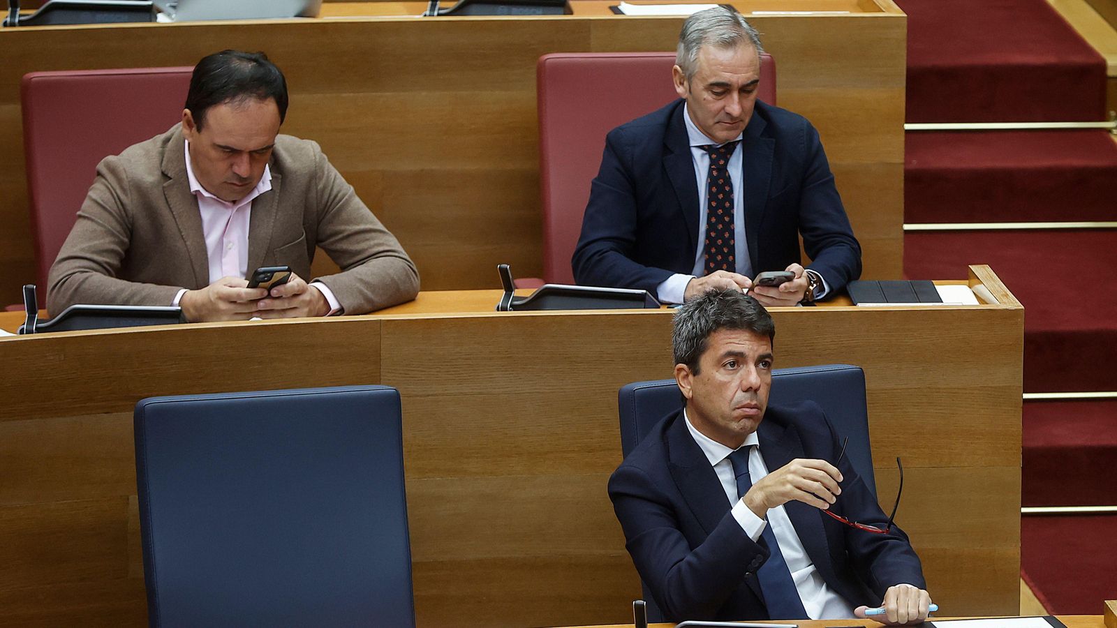 El president de la Generalitat, Carlos Mazón, durant el ple de les Corts El president de la Generalitat, Carlos Mazón, durant el ple de les Corts