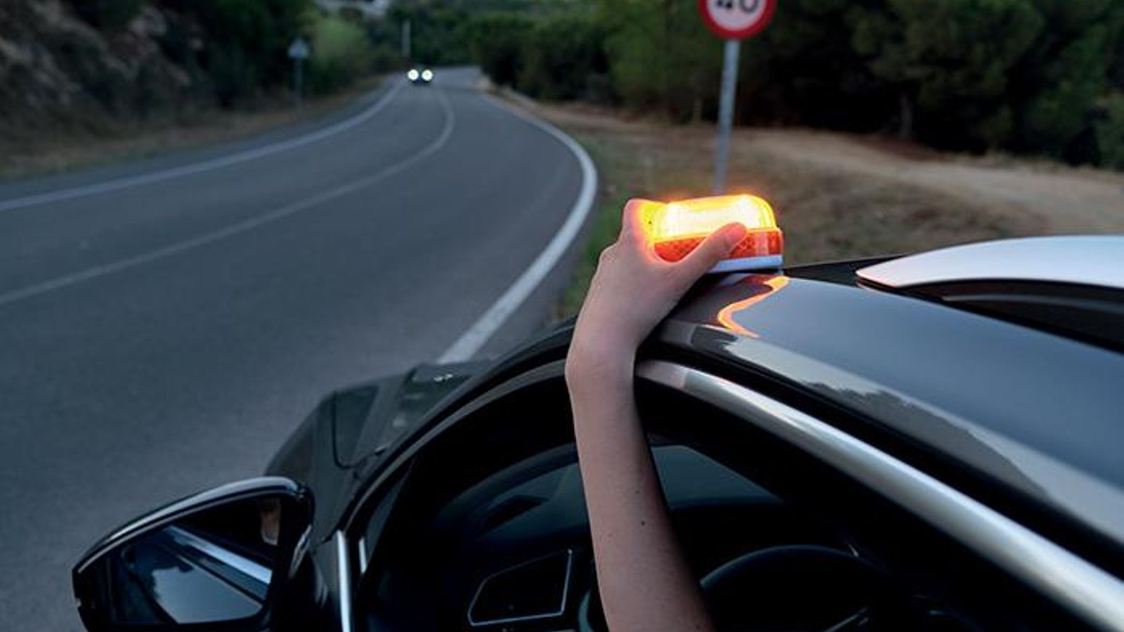 Balisa V 16 per a senyalitzar perill en la carretera