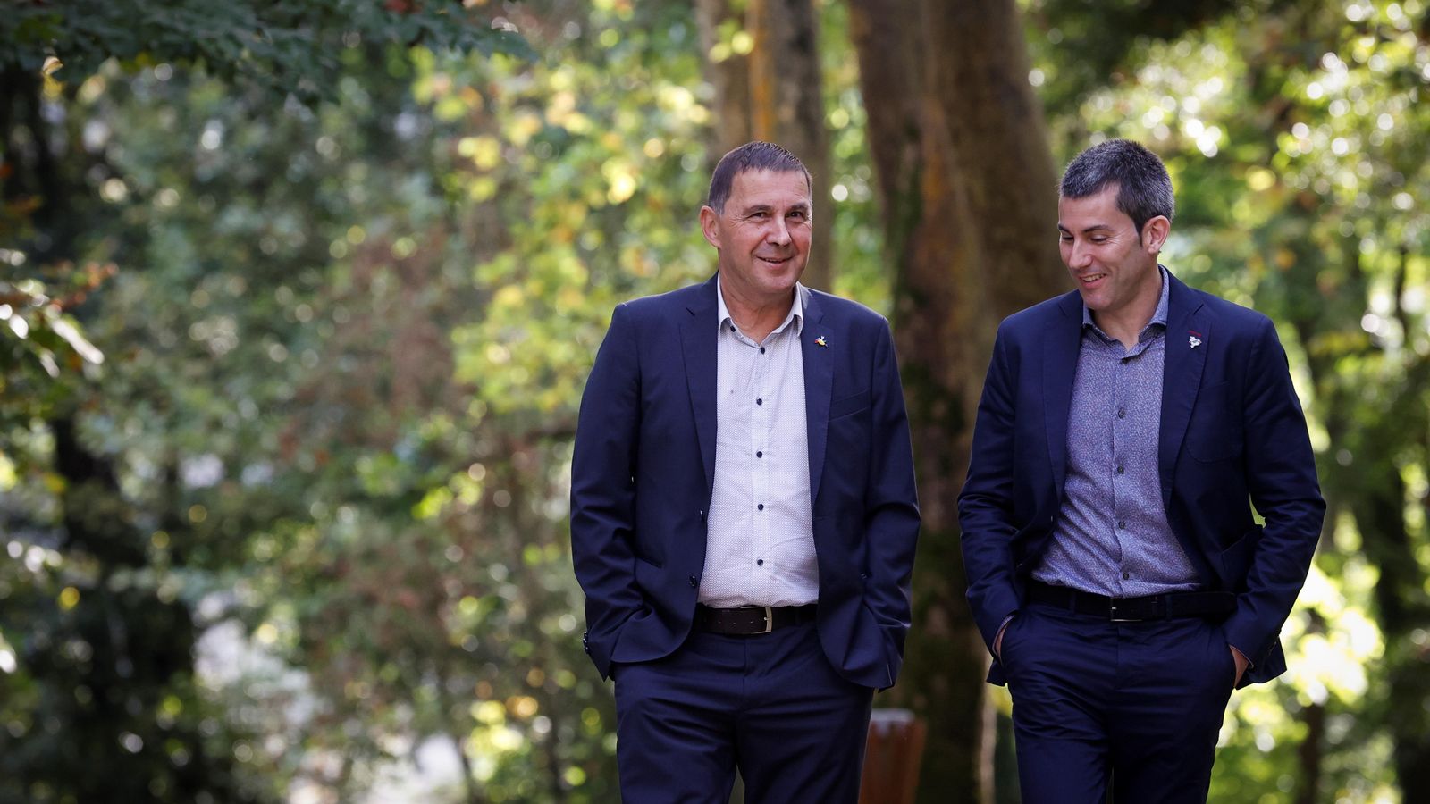 El coordinador general d'EH Bildu, Arnaldo Otegi i el secretari general de Sortu, Arkaitz Rodríguez, aquest dilluns