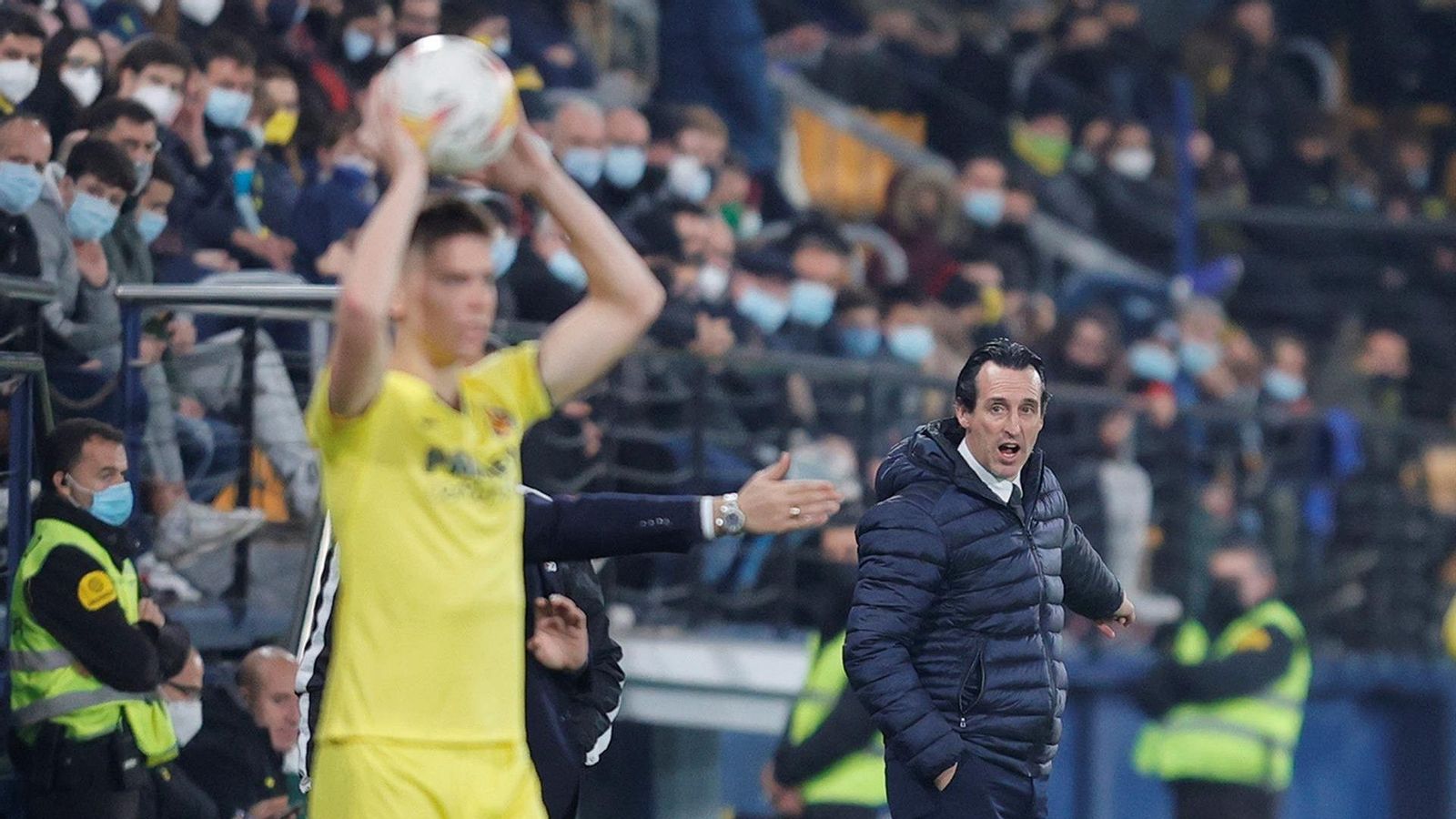 Juan Foyth i Unai Emery, en el partit contra l'Alabés
