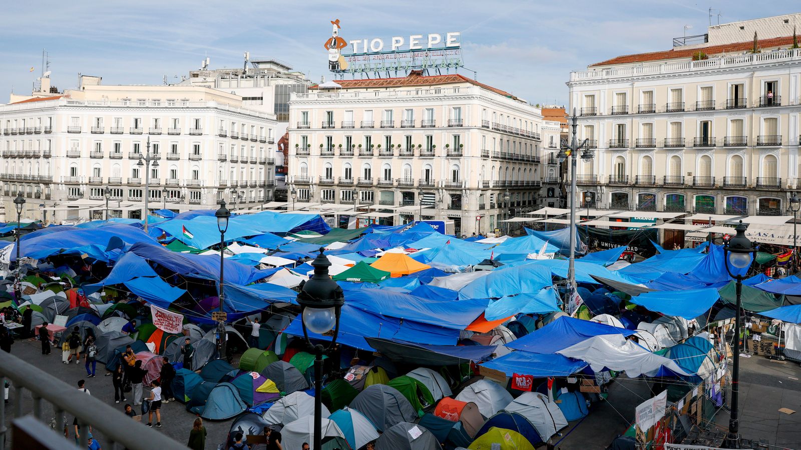 Acampada a la Puerta del Sol