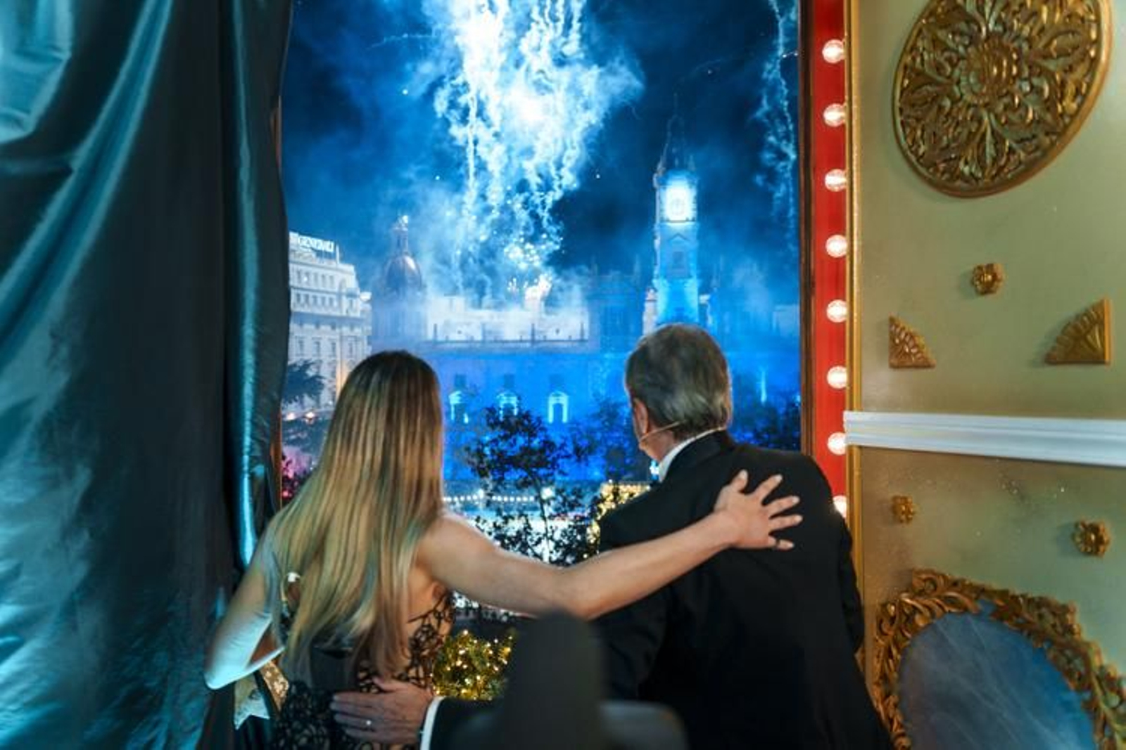 À Punt va oferir els espectaculars castells de focs artificials des de quatre llocs de València.