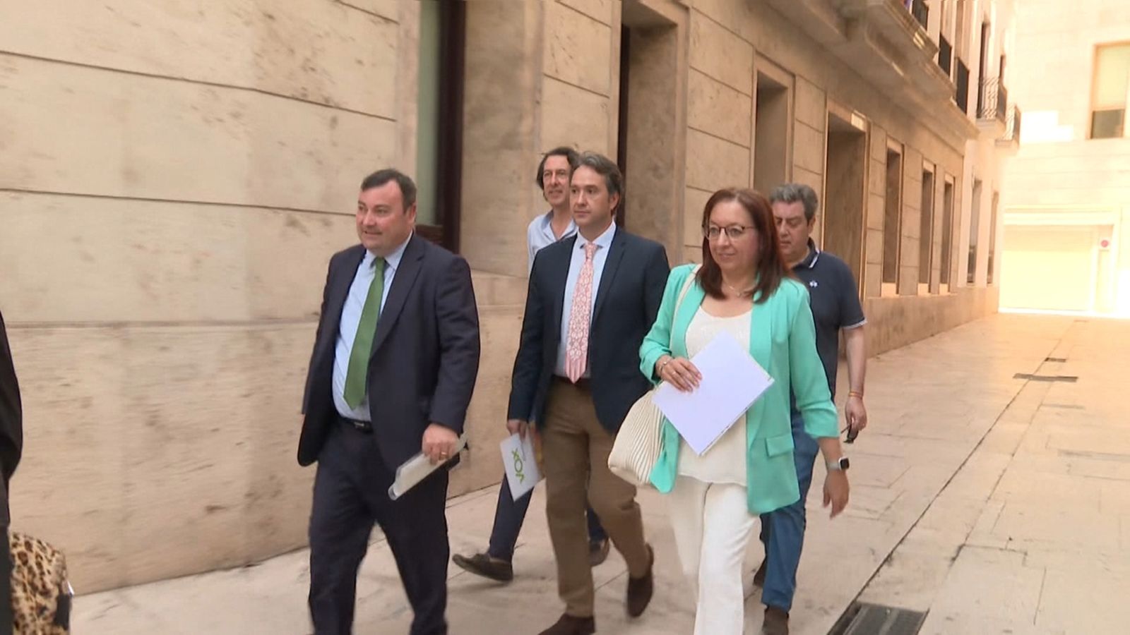 Reaccions col·lectius al pacte PP-Vox