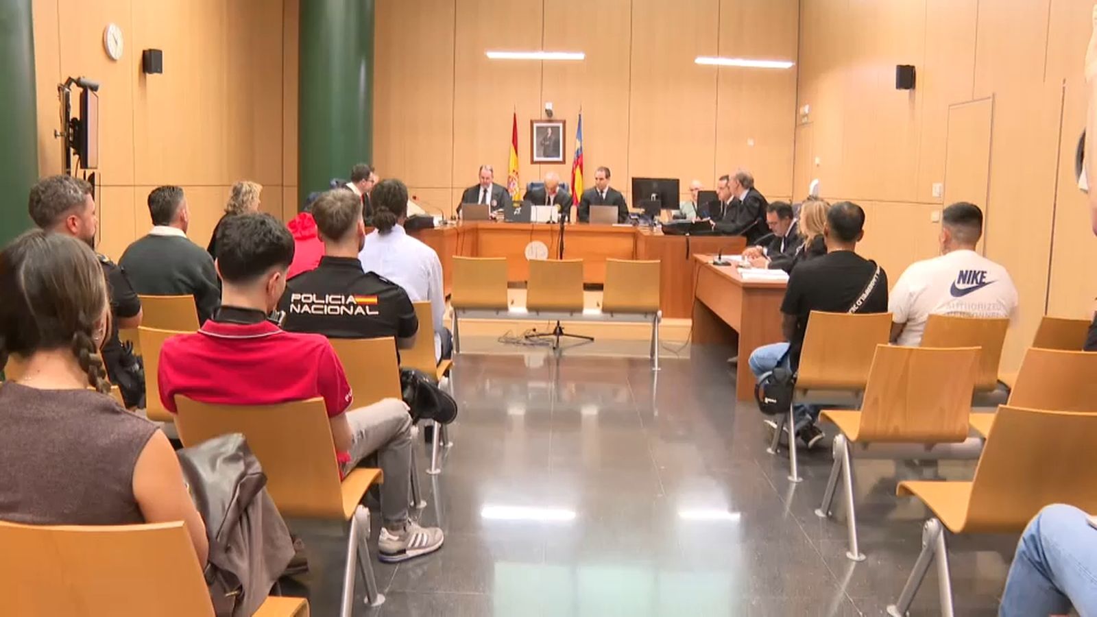 Absolts cinc hòmens acusats d'agredir sexualment una dona en un xalet de Cullera