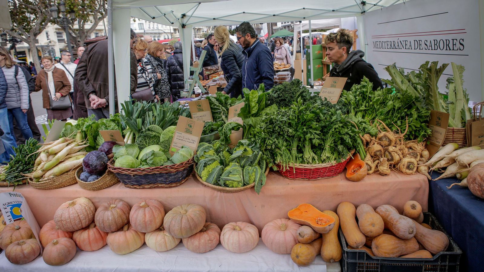 El mercat tindrà lloc de 10:00 a 14:00 hores en la plaça de l'església de Campanar