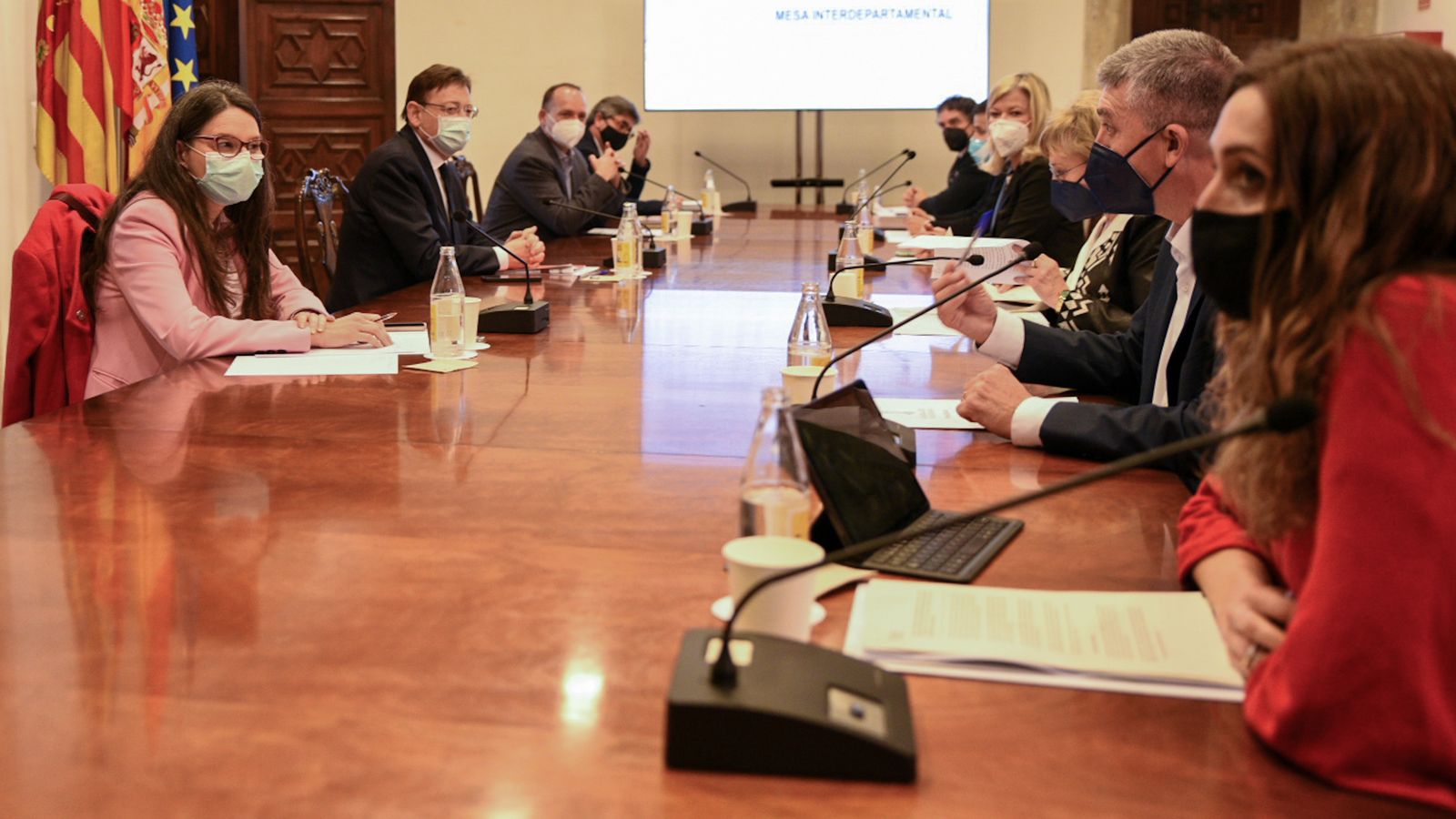 Reunió de la Mesa Interdepartamental per a la Prevenció i Actuació davant la Covid-19, en el Palau de la Generalitat