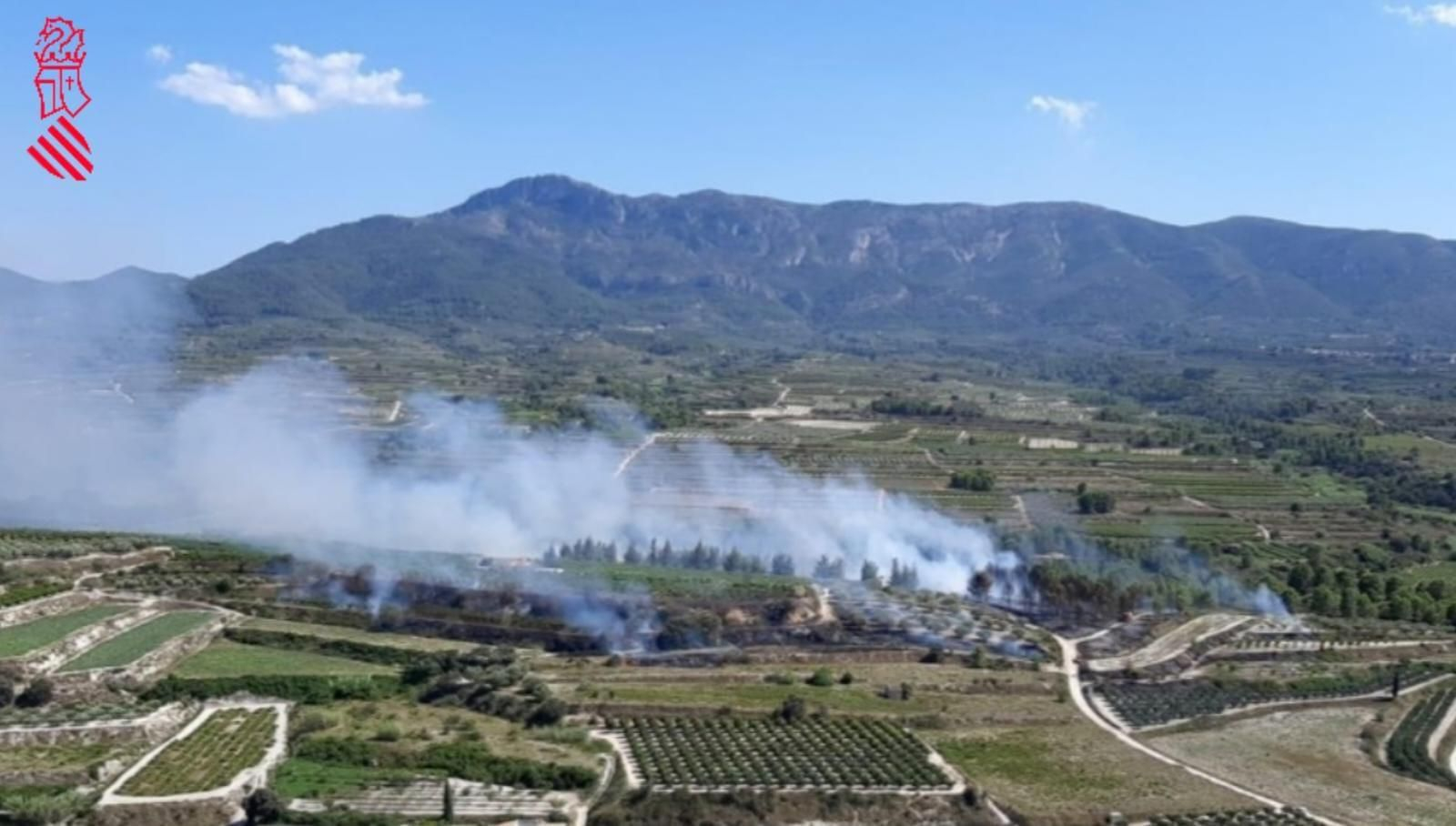 Incendi forestal declarat a la Pobla del Duc, la Vall d'Albaida