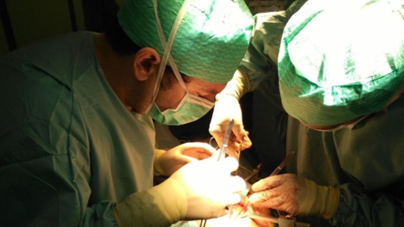 Imatge d'una operació amb donació d'òrgans