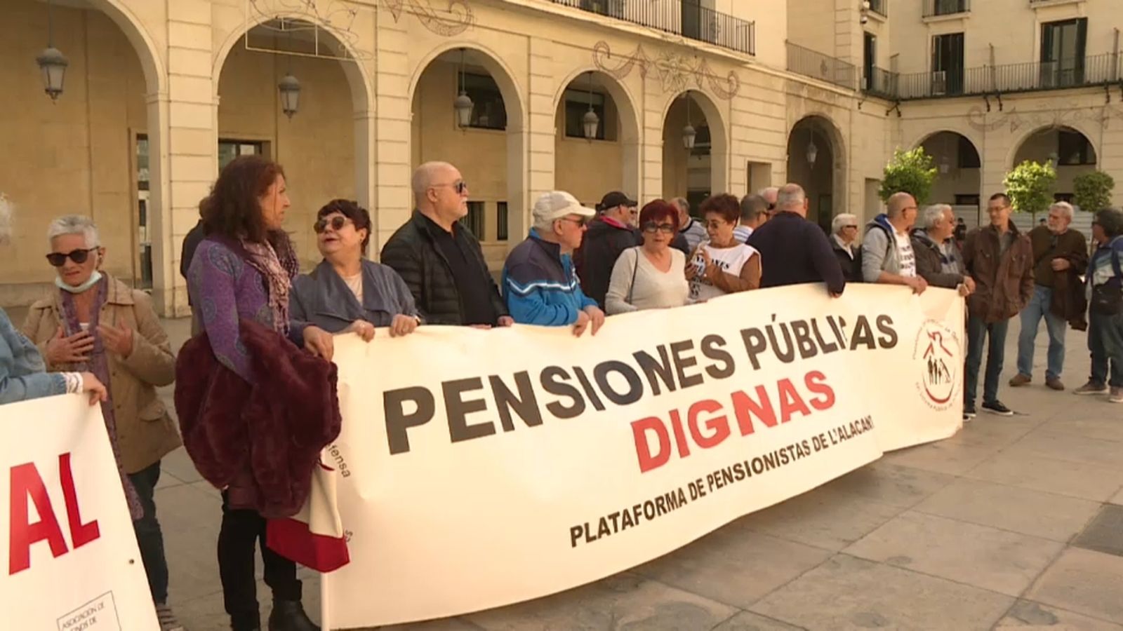 8M | La bretxa de gènere també afecta les pensions