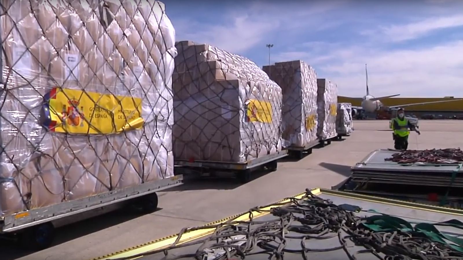 Els dos avions han arribat al aeroport Madrid-Barajas Adolfo Suárez.