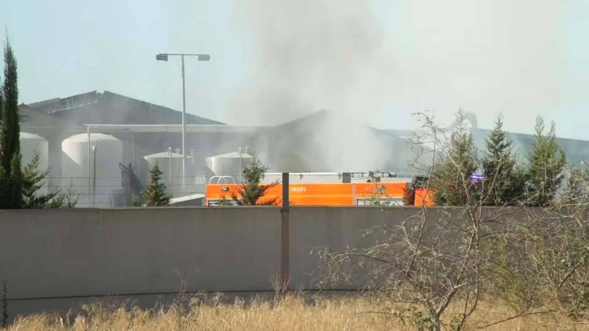 La fumeguera que ha provocat l'incendi La fumeguera que ha provocat l'incendi