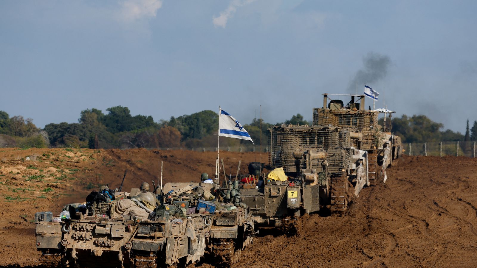 Blindats israelians es retiren de la ciutat de Gaza