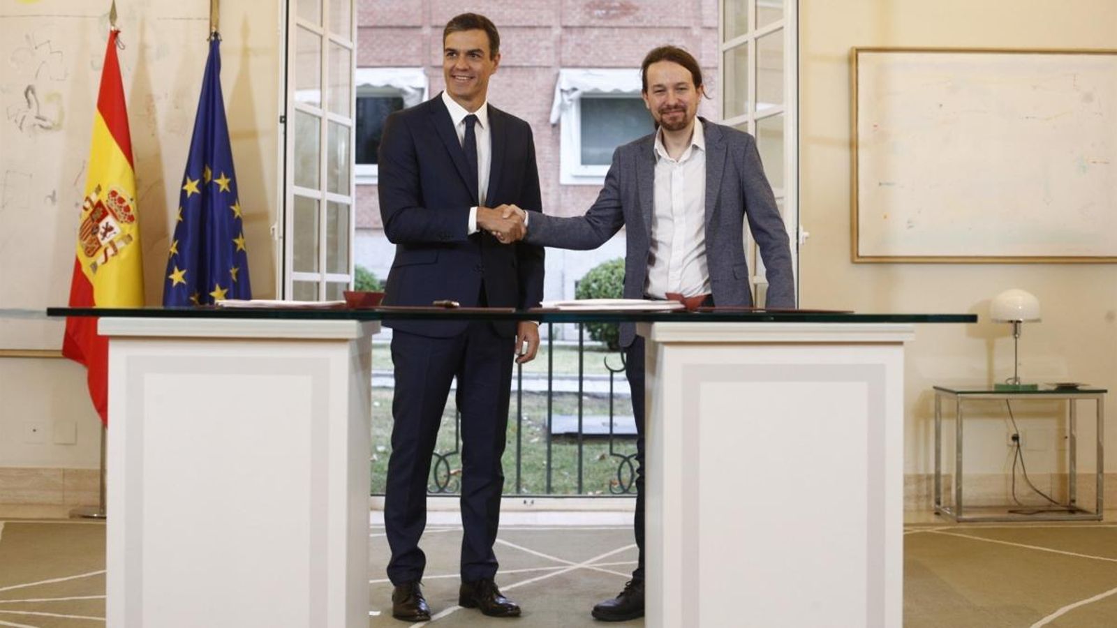 Pedro Sánchez i Pablo Iglesias signen aquest dijous l'acord sobre pressupostos