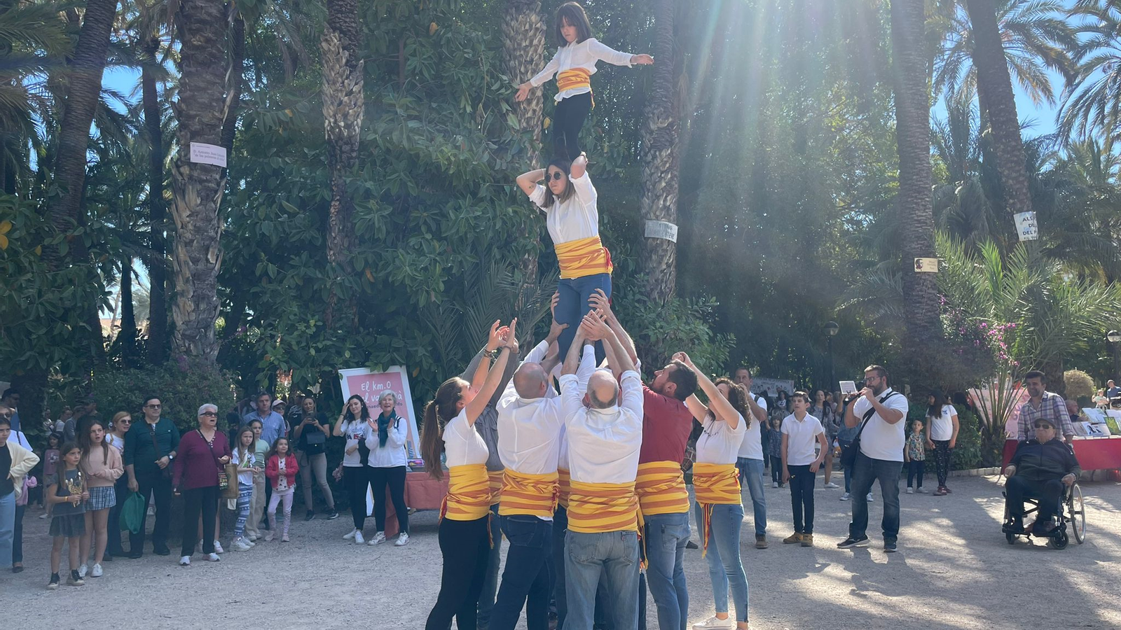 Imatge d'arxiu de la Muixeranga d'Elx en la 30a Trobada d'Escoles Valencianes del Baix Vinalopó i Baix Segura