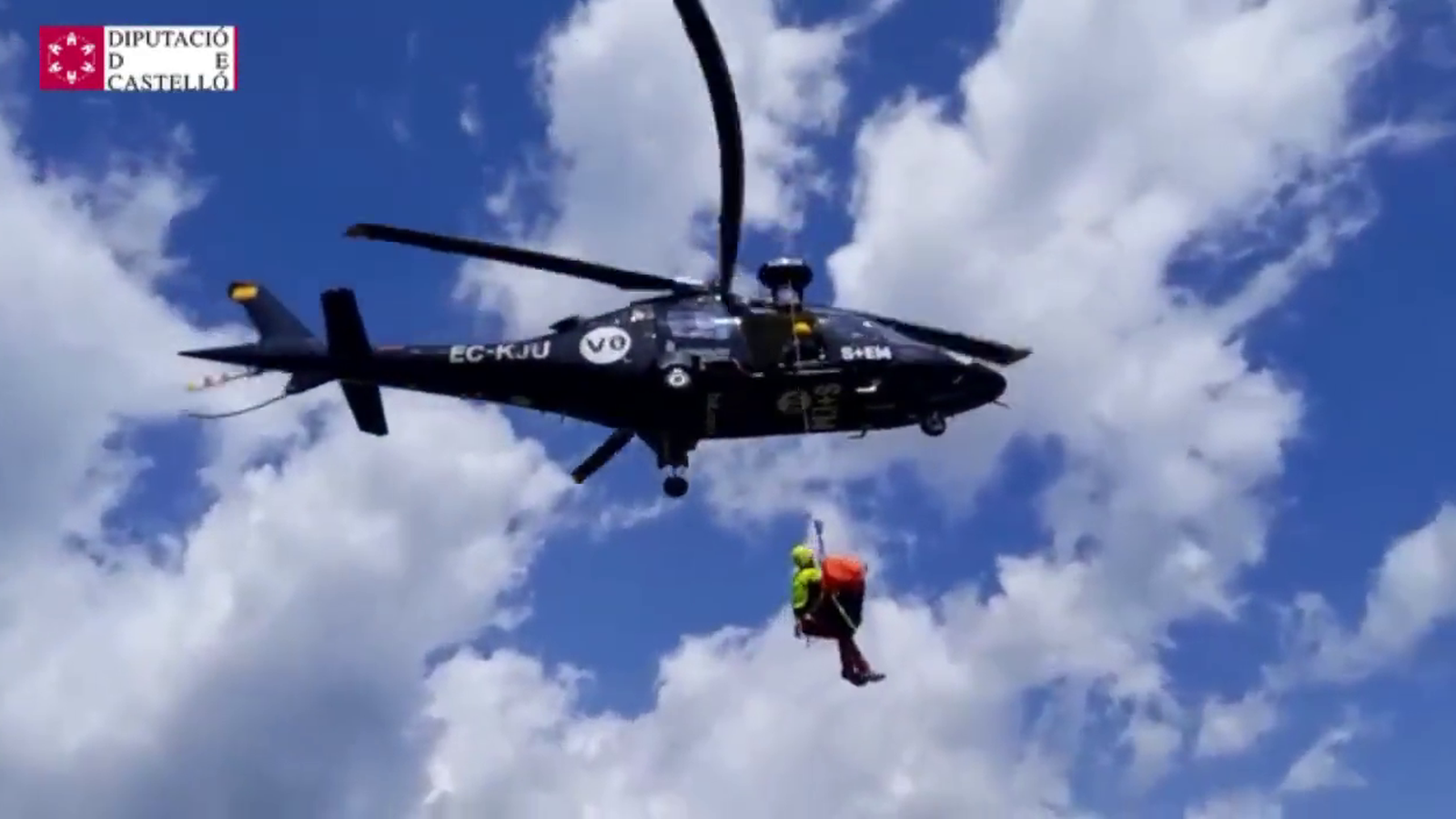 Els bombers del Consorci de Castelló van rescatar una zona lesionada en una zona forestal de la Vall d'Uixó aquest dissabte