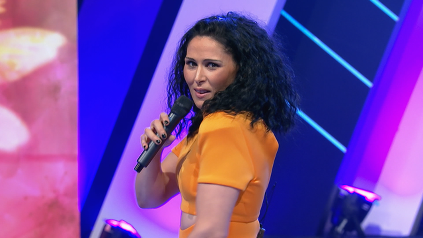 Actuació de Rosa López, 'Esa belleza'