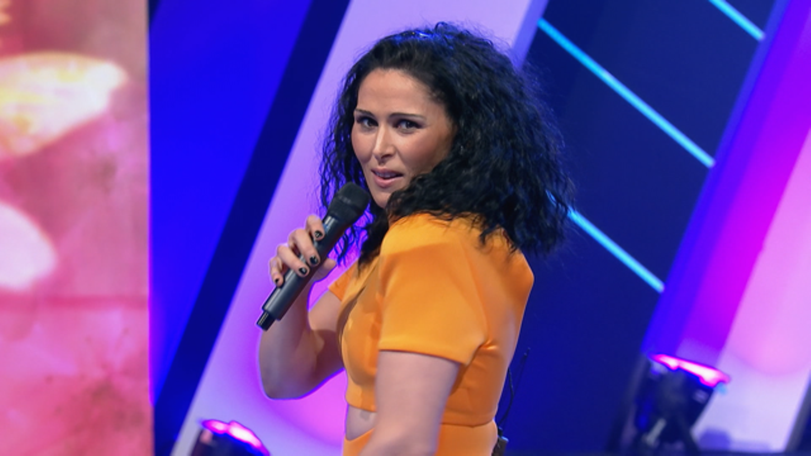 Actuació de Rosa López, 'Esa belleza'
