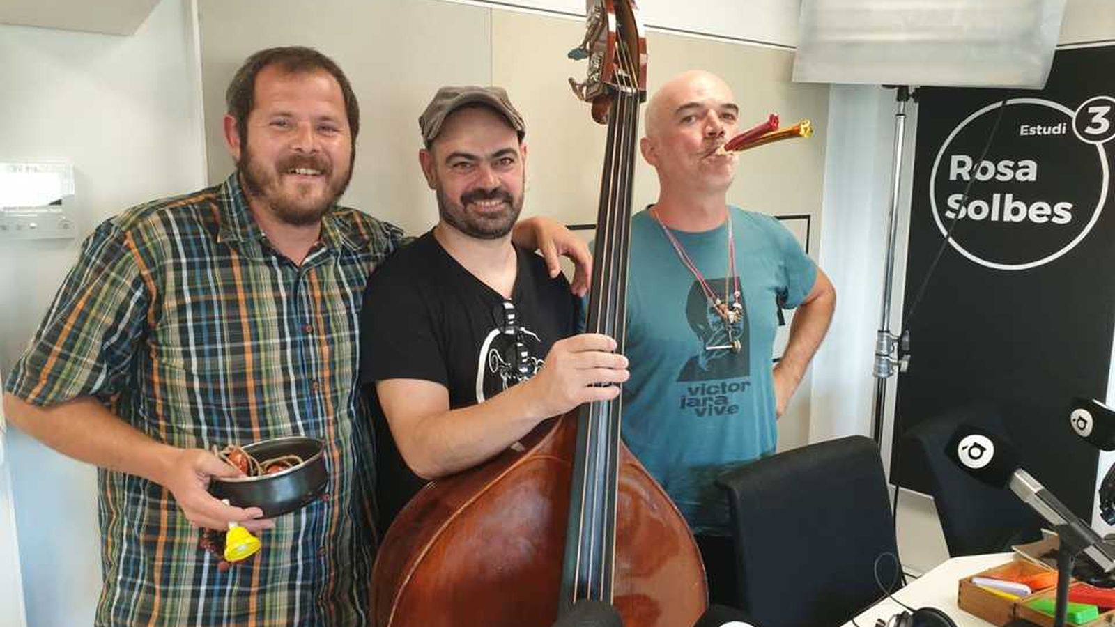 28.08.2019 | Tercera hora: #CapdeCartell amb la Petita Orquestra Peiotaire.
