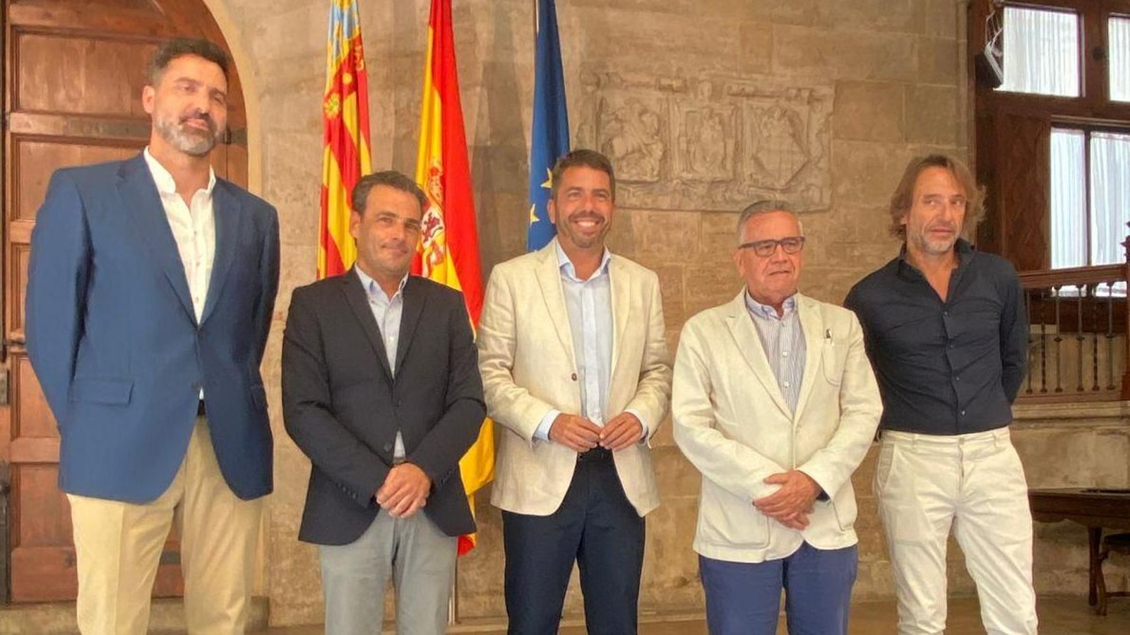 El president ha avançat que el Consell estudiarà una millora de les deduccions fiscals existents per al rodatge de pel·lícules en la Comunitat Valenciana