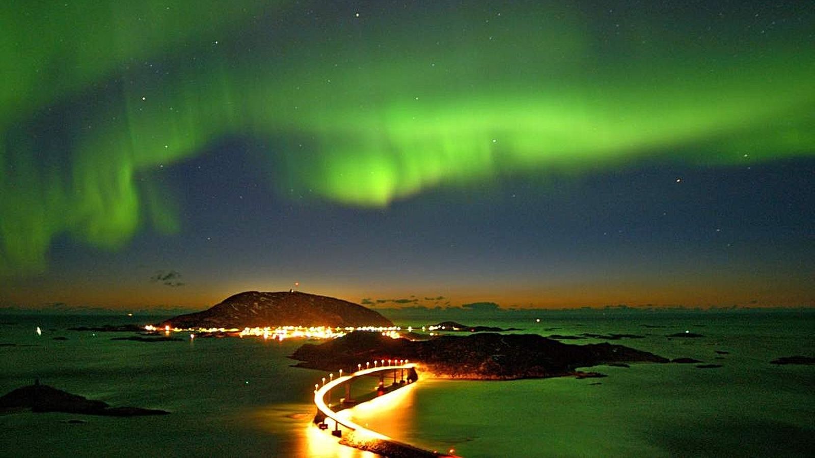 L'aurora boreal il·lumina les llargues nits de Sommarøy