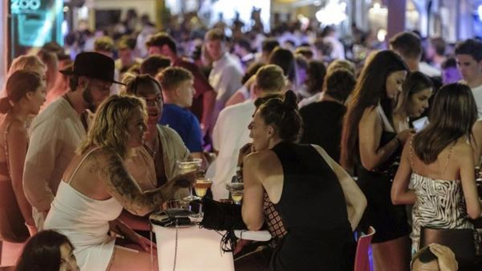 Ambient en un local d'oci nocturn