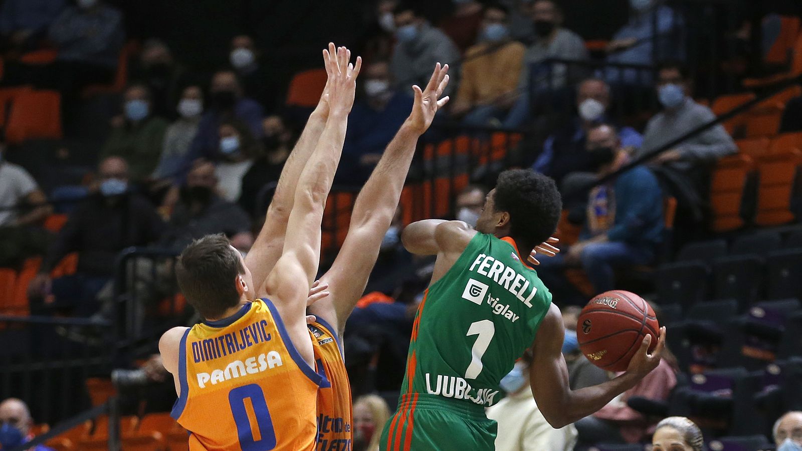 Derrota del València Basket contra el Cedevita Olimpija a la Fonteta