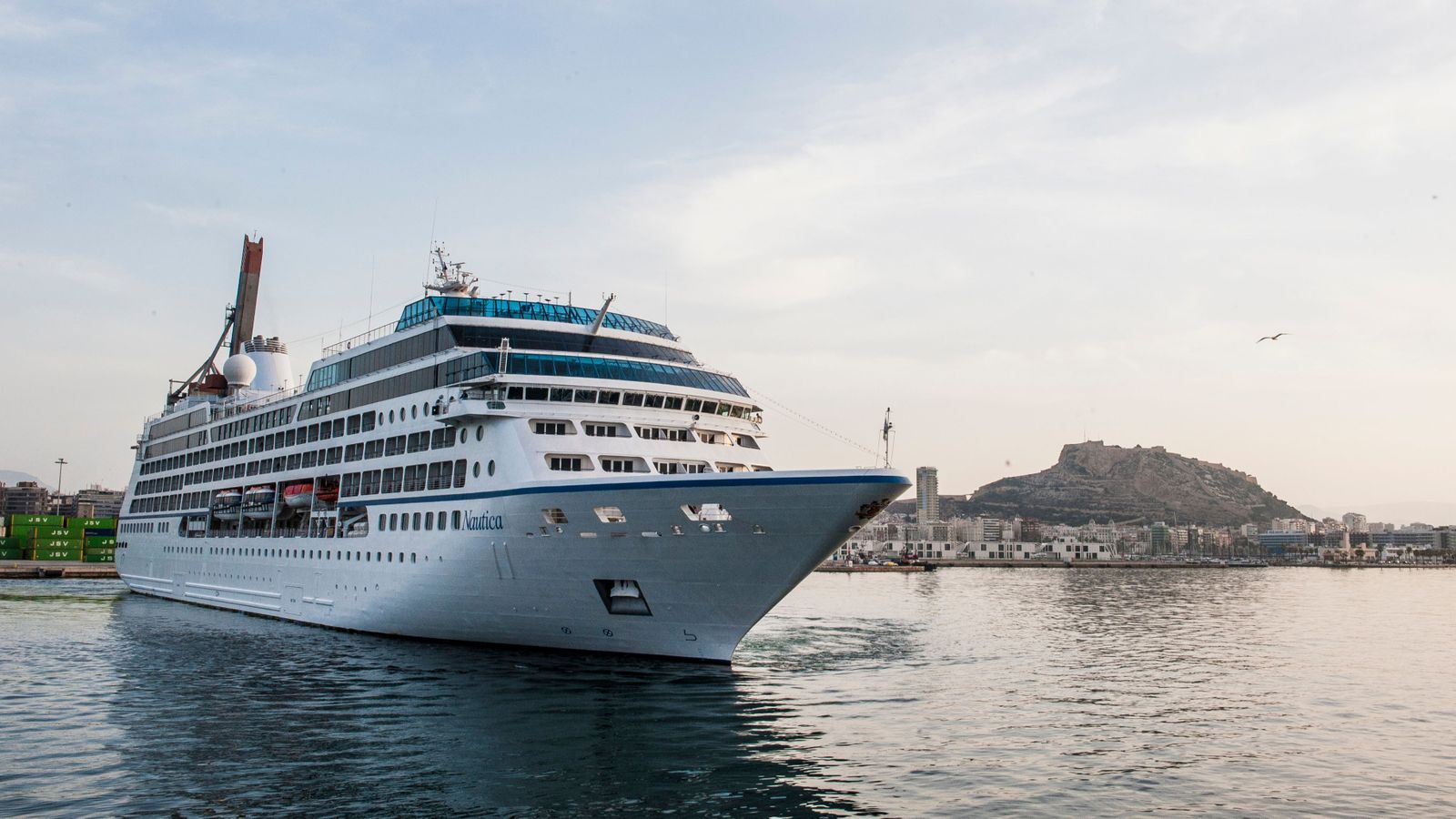 Creuer al port d'Alacant