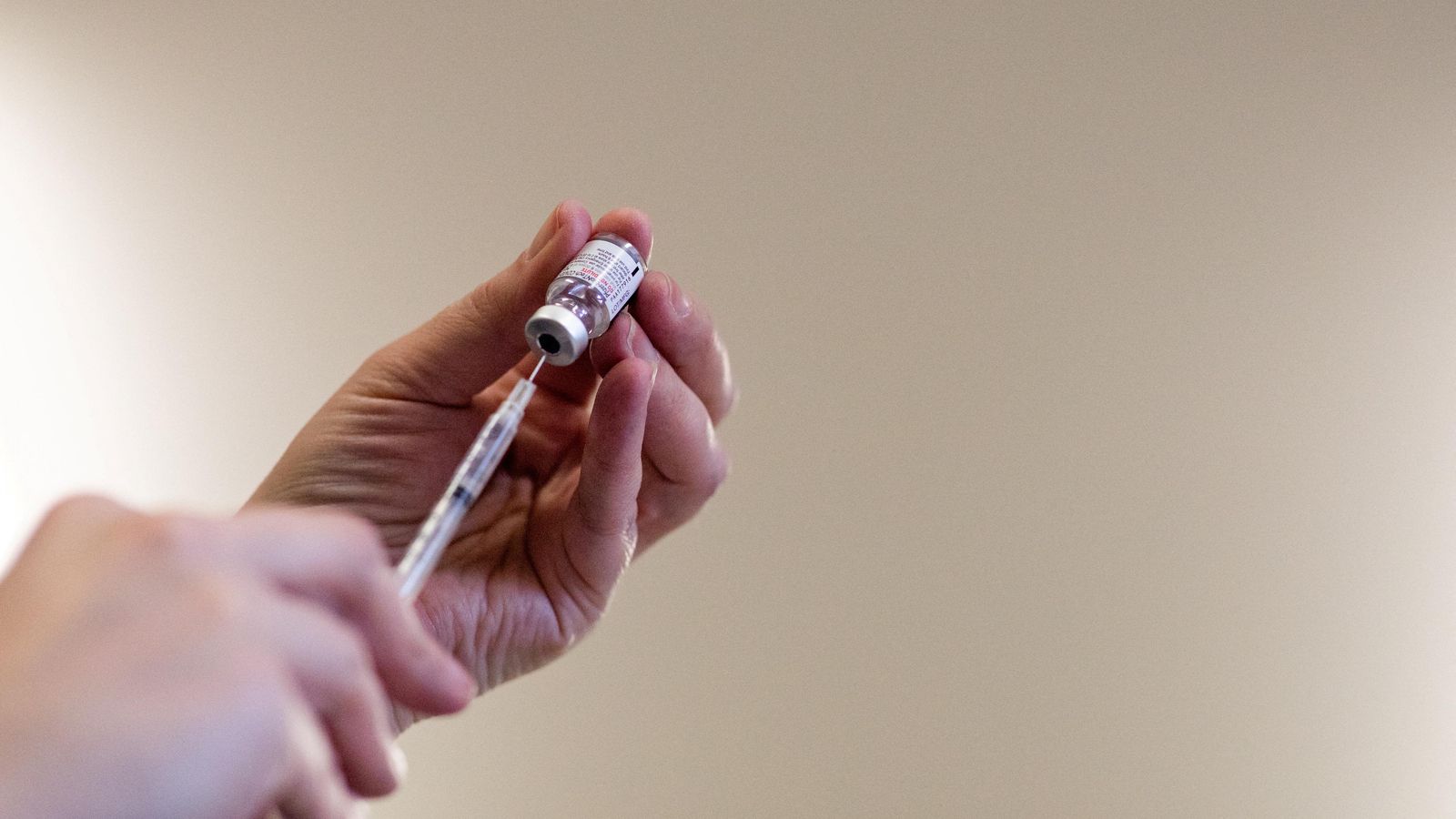 Una dosi d'una vacuna contra la covid-19 (arxiu)