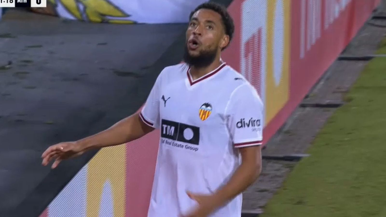 El futbolista del València, Arnaut Danjuma