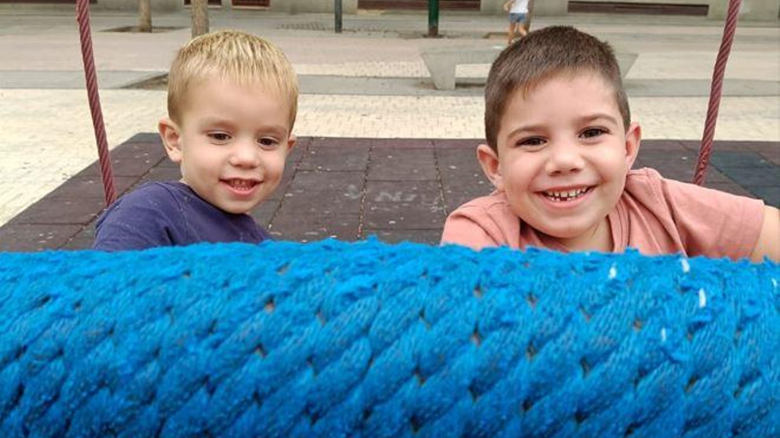 Izan i Rubén Matías Calatayud, dos germans de tres i cinc anys, van desaparéixer el 29 d’octubre a la urbanització de La Curra a Torrent