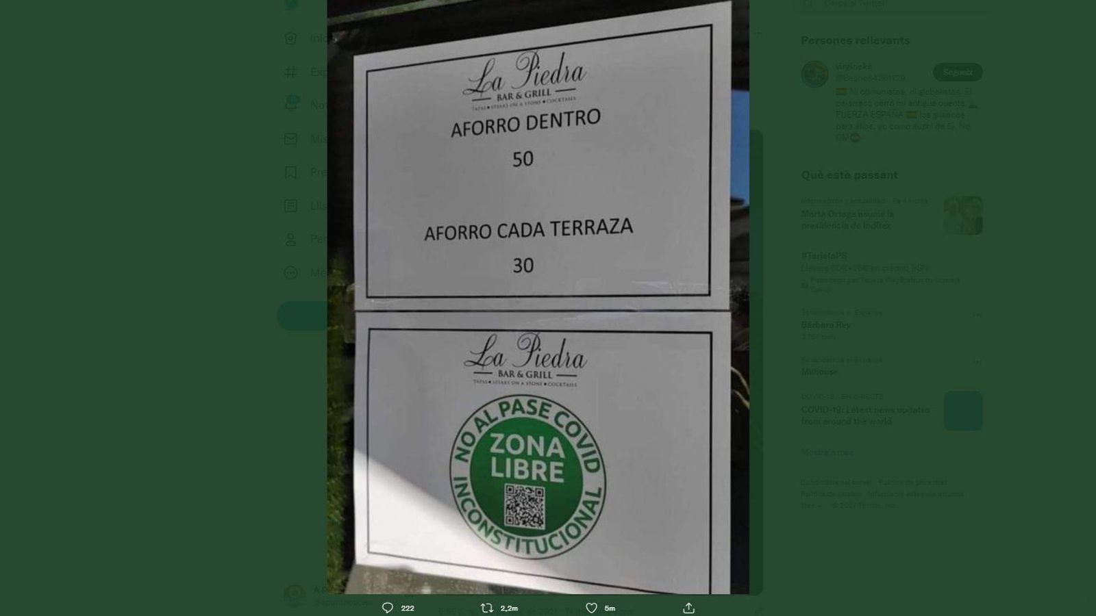 El cartell contra el passaport covid penjat pel restaurant de Santa Pola que s'ha fet viral