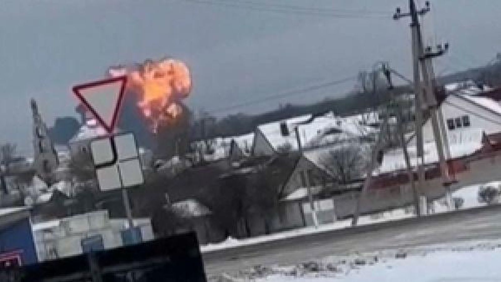 Moment de l'accident de l'avió rus de transport militar Moment de l'accident de l'avió rus de transport militar