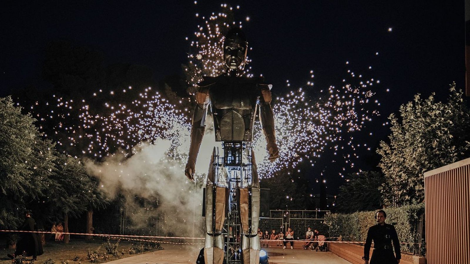 L'espectacle itinerant 'Aquiles' tanca la 39a edició de Sagunt a Escena