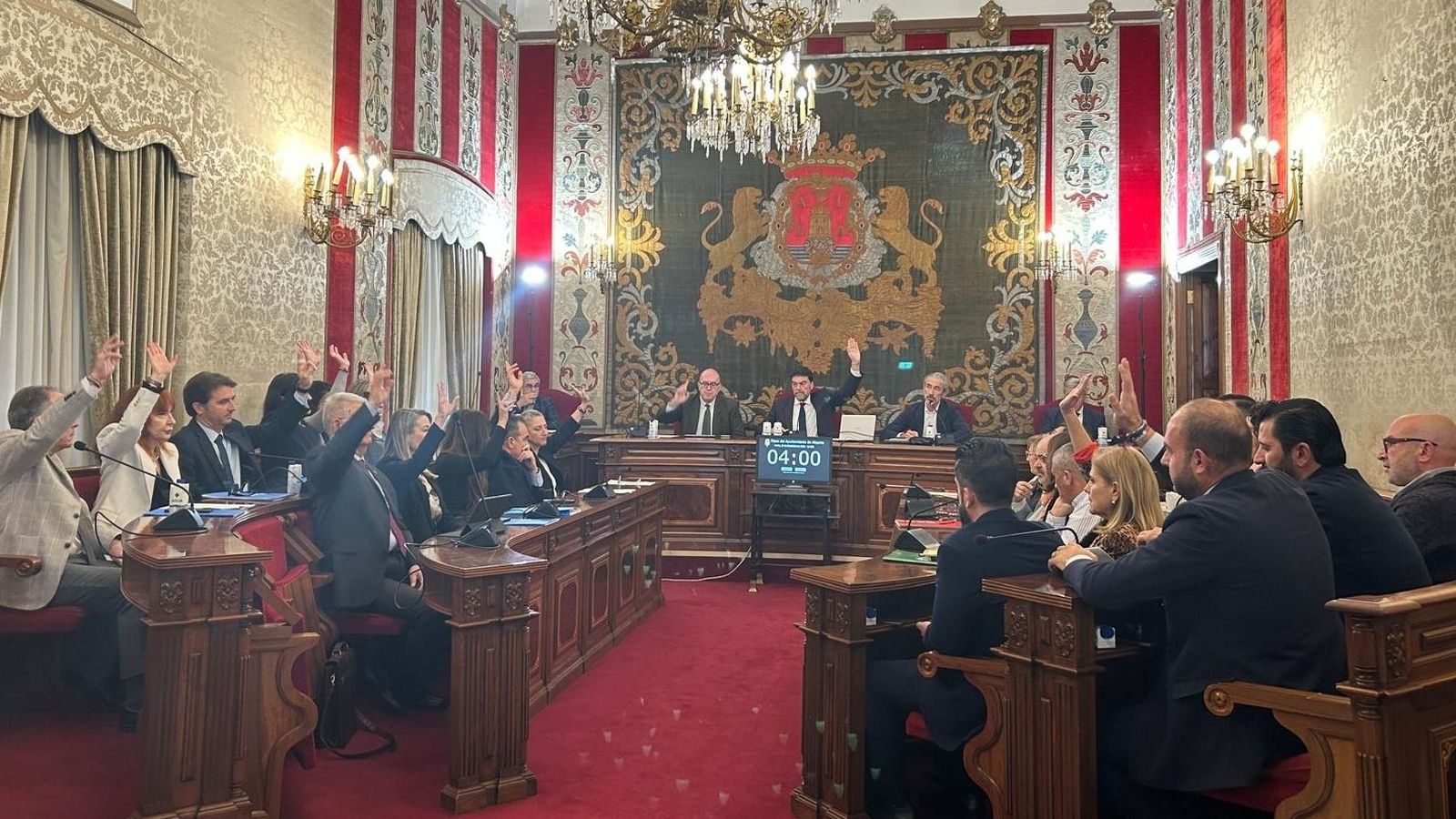 El ple municipal d'Alacant durant la votació