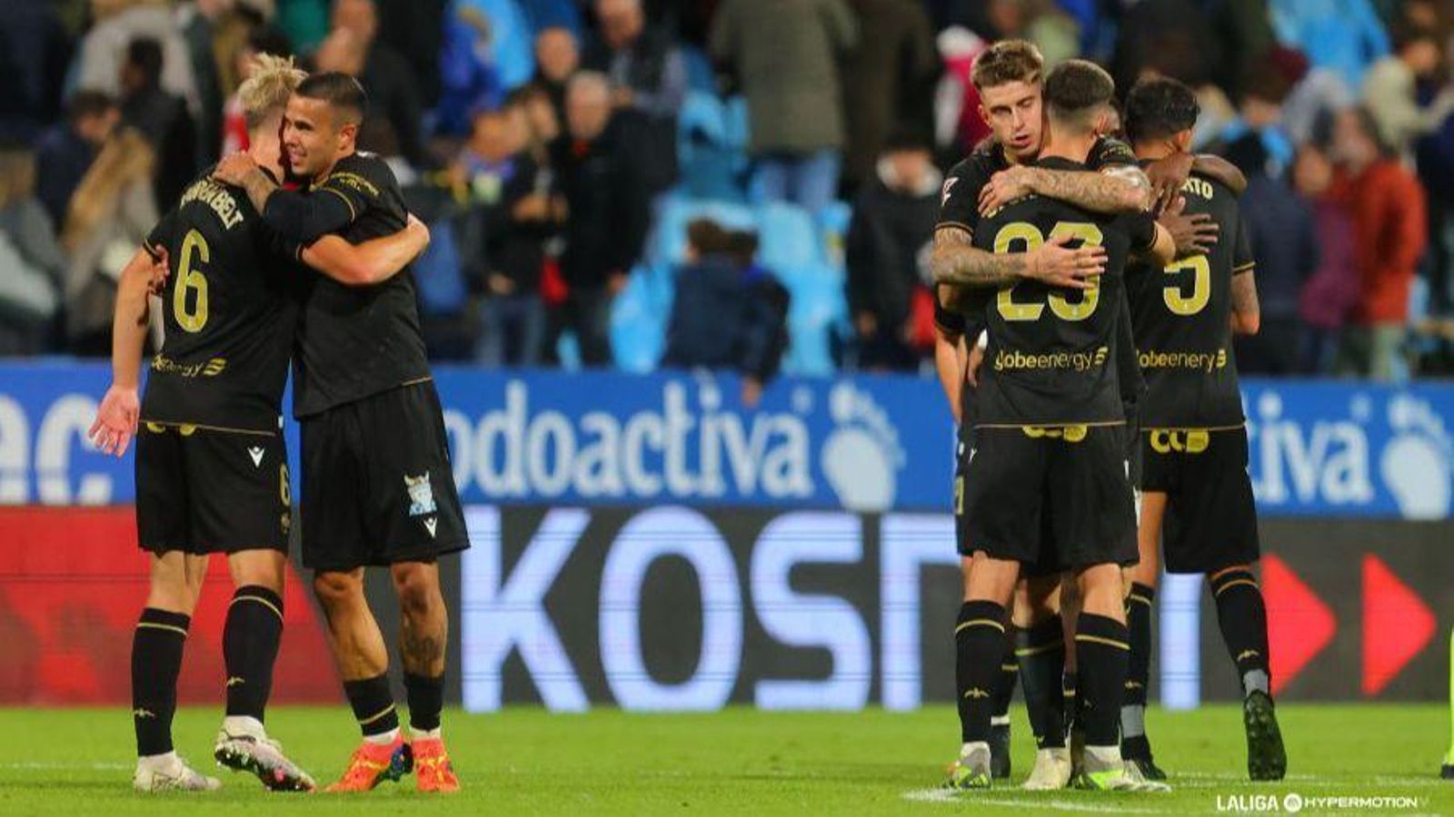 Els jugadors del castellóc elebren el triomf