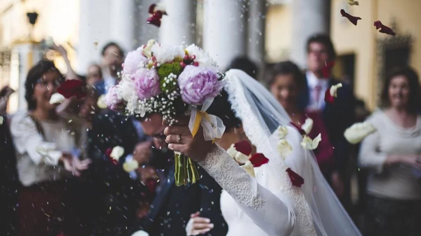 L\'Església espanyola proposa un curs prematrimonial de dos anys, davant de les 20 hores actuals