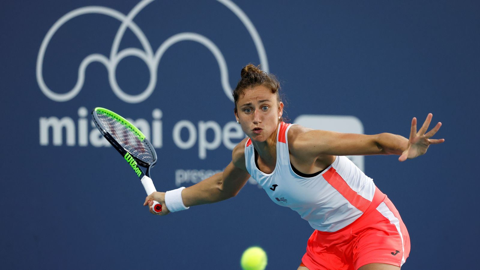 Sara Sorribes es classifica per als quarts de final de l'Obert de Miami en tres sets