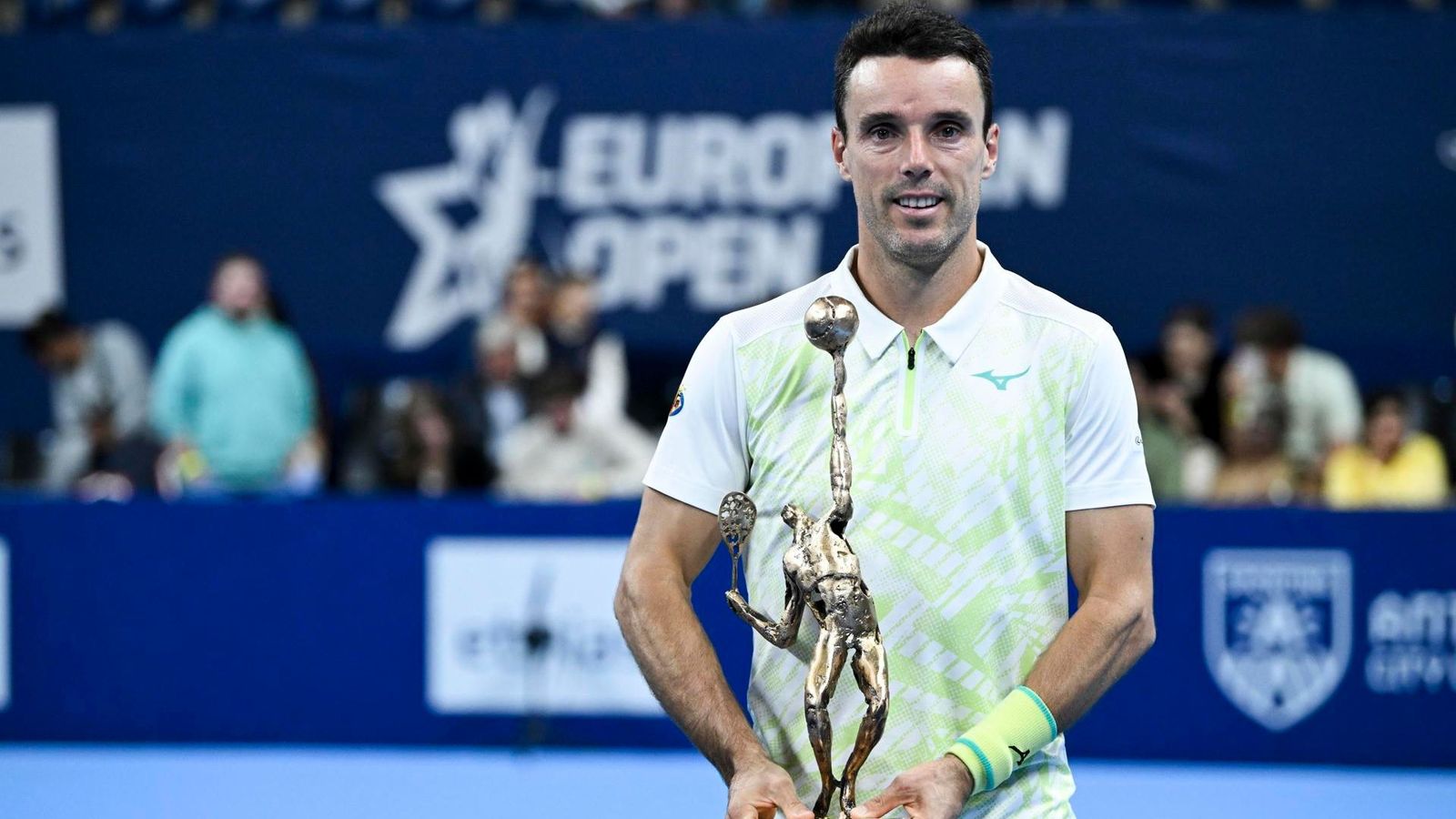 Bautista, amb el trofeu de campió