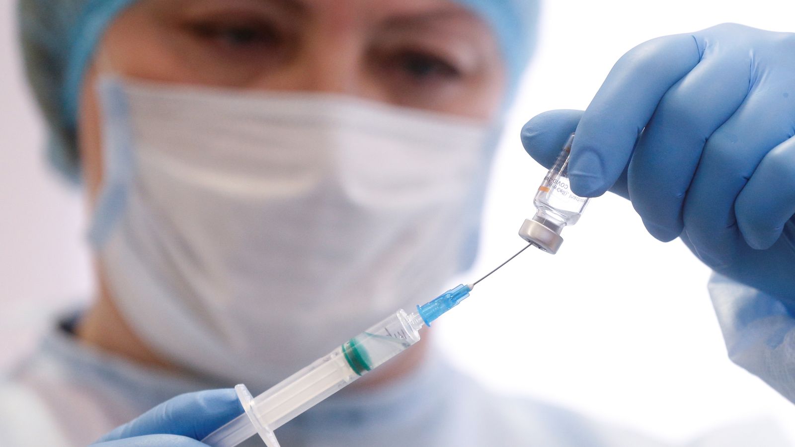 Personalitats internacionals demanen l'alliberament de les patents de les vacunes